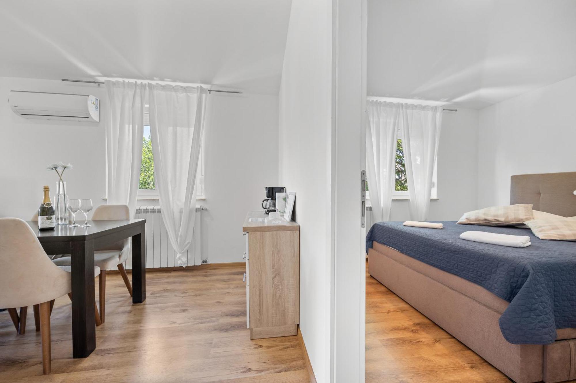 Neea Apartment *