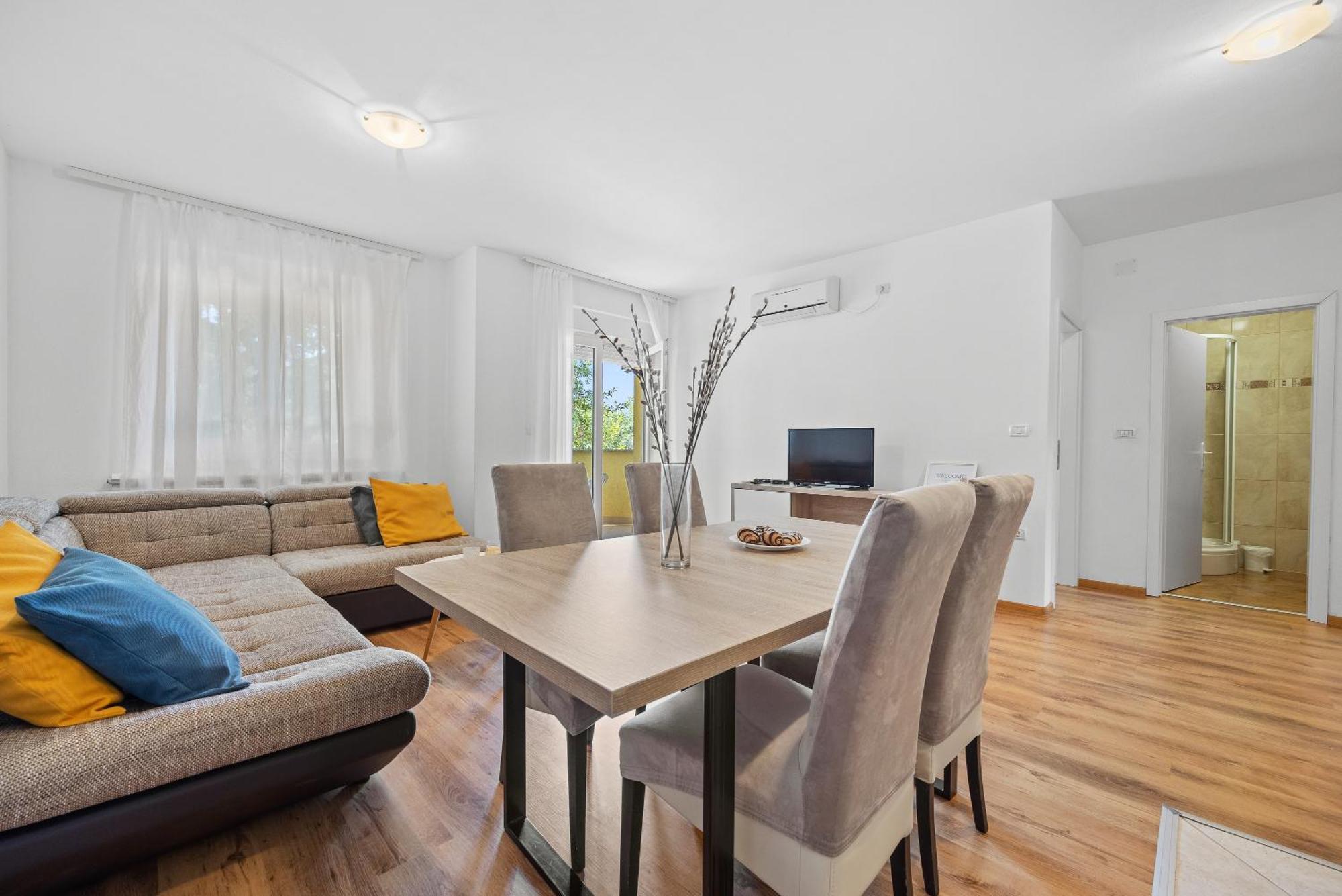 Neea Apartment *