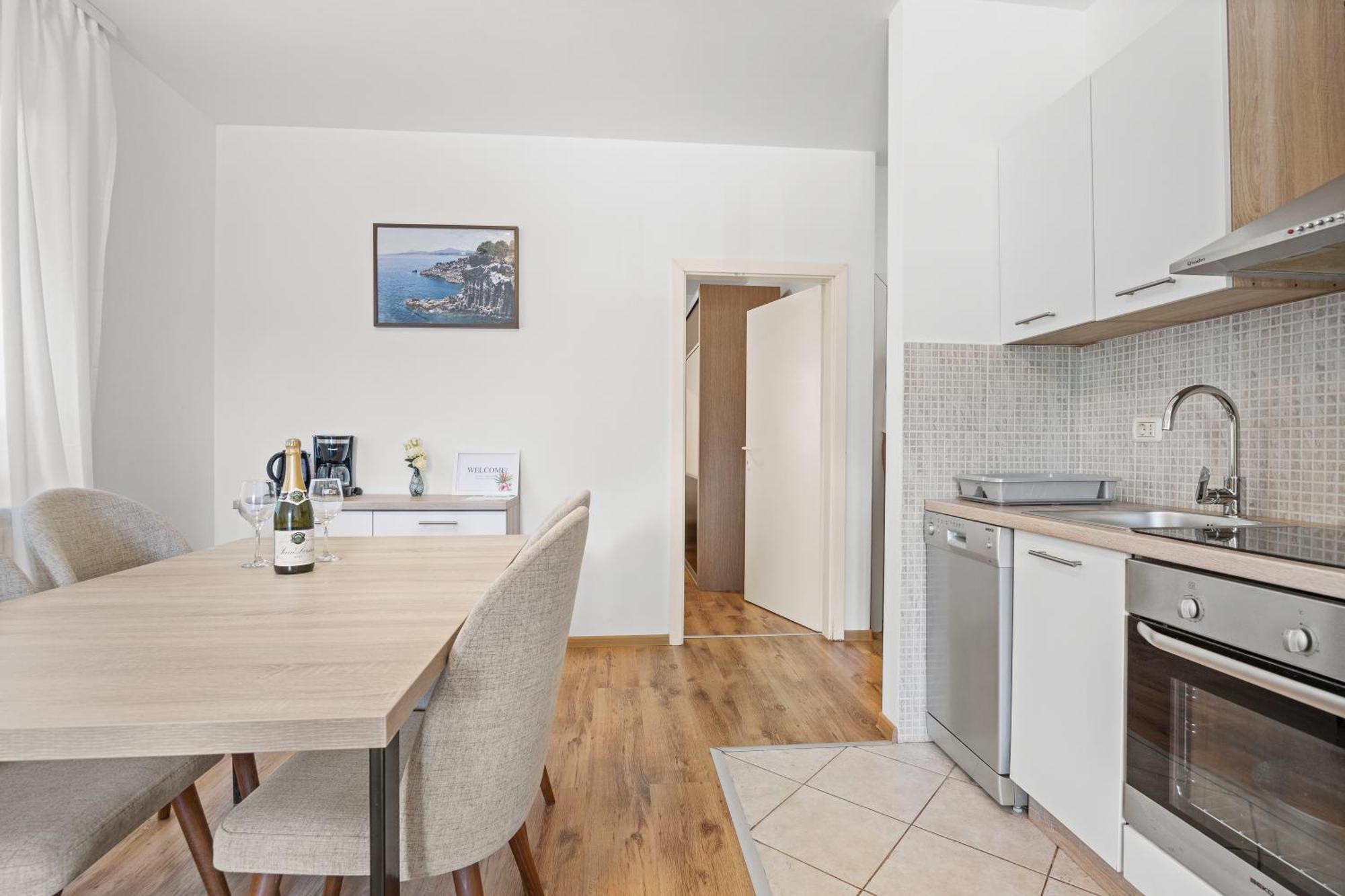 Neea Apartment *
