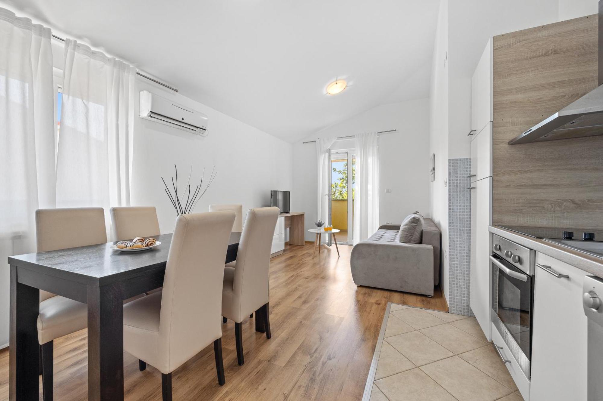 Neea Apartment *