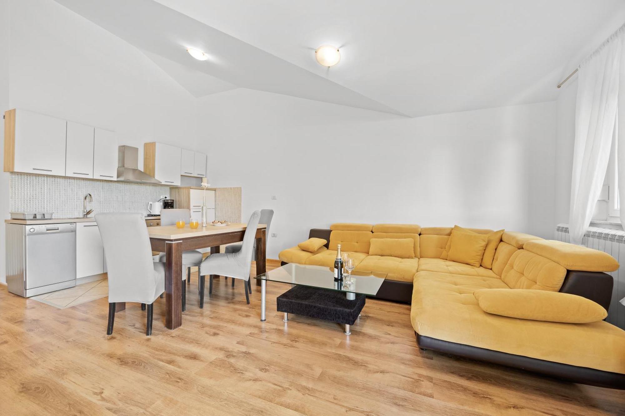 Neea Apartment *