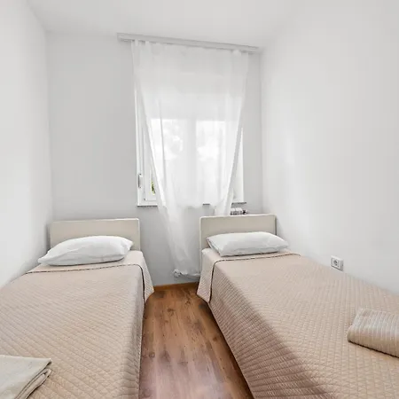 Neea Apartments Medulin Buitenkant foto